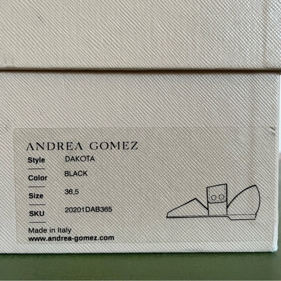 NWT Andrea Gomez DAKOTA Ballet Flat Mary Janes in Black Leather with Pearl Deco - Picture 10 of 12